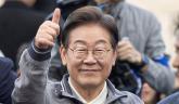 이재명, 유튜브 구독자 100만명 돌파... '골드버튼 '언박싱 영상' 찍었어요'