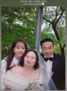 한지민, '우블 쌍둥이 언니' 정은혜 작가 결혼식서 포착된 근황