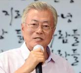 문 전 대통령 '검찰 공소장은 소설'... '뇌물 혐의' 전면 부인