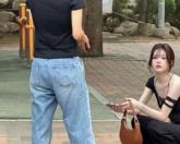 고윤정 신인 때 폰카로 찍은 '길거리 근접 짤'... 충격적인 '미모'로 재소환됐다