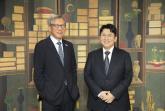 국립중앙박물관, '출국금지' 방시혁과 찍은 사진 공개했다가... 비난 쏟아지자 결국